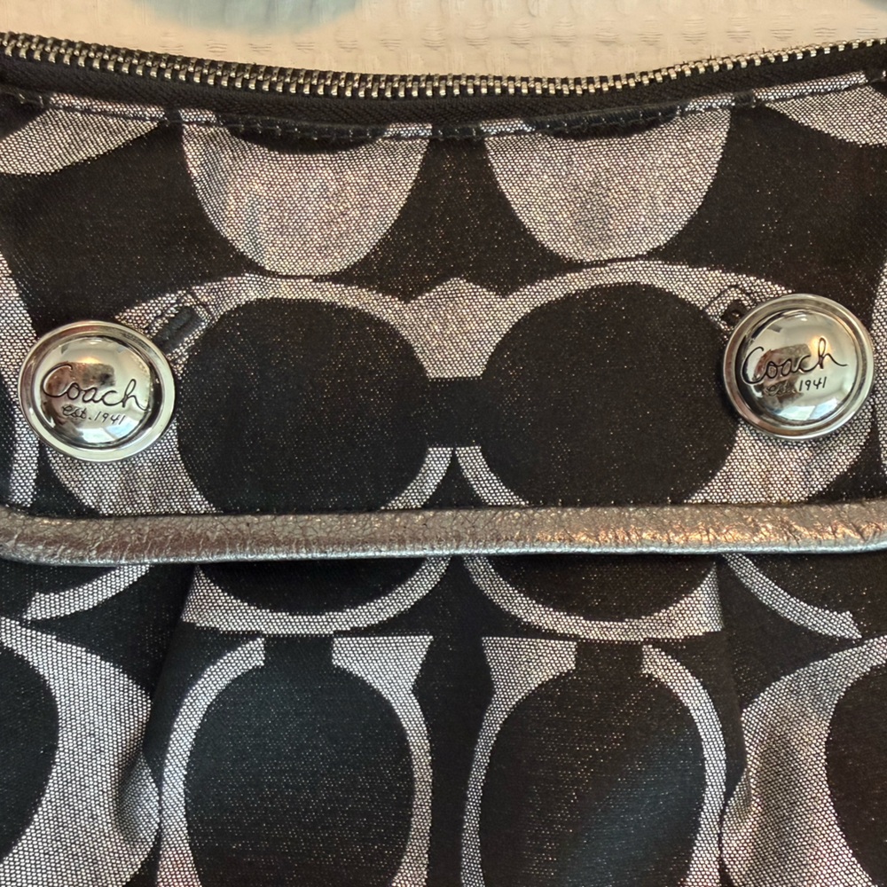 Coach Poppy Signature Lurex Groovy Shoulder Swing Bag Silver and Black Vintage - Picture 6 of 12